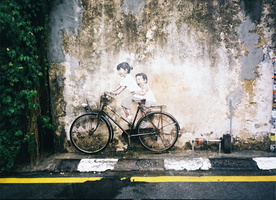 槟城骑单车的小孩